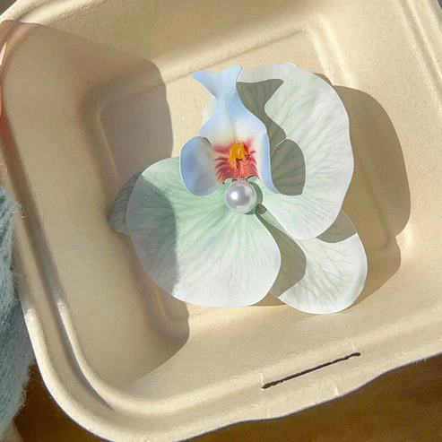 Orchid Hairclip Baby Blue